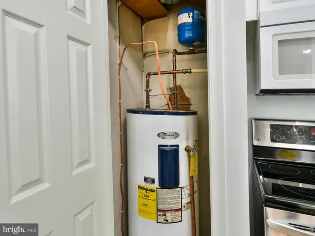 $2,600 | 108 New Jersey Avenue Northwest, Glen Burnie, MD 21061