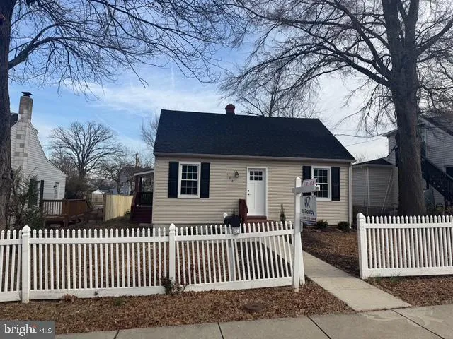 $2,600 | 108 New Jersey Avenue Northwest, Glen Burnie, MD 21061