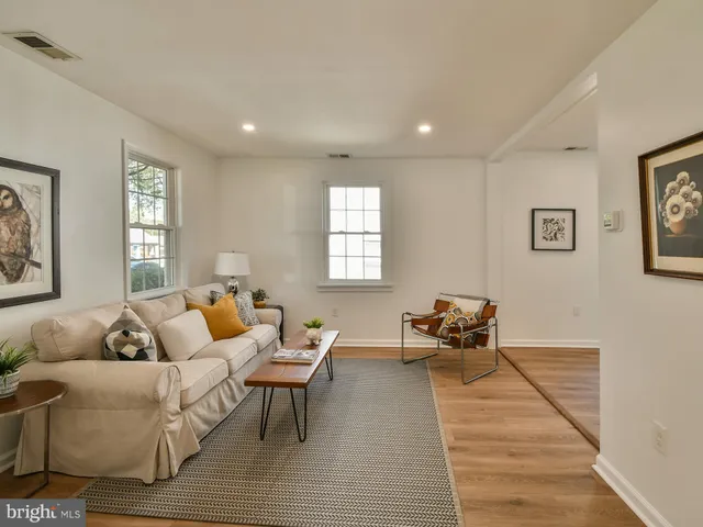 $2,600 | 108 New Jersey Avenue Northwest, Glen Burnie, MD 21061