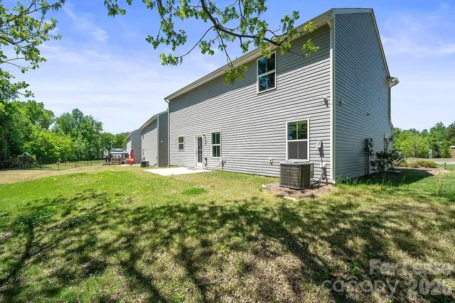 $2,045 | 8040 Mulberry Gln Lane, Charlotte, NC 28215