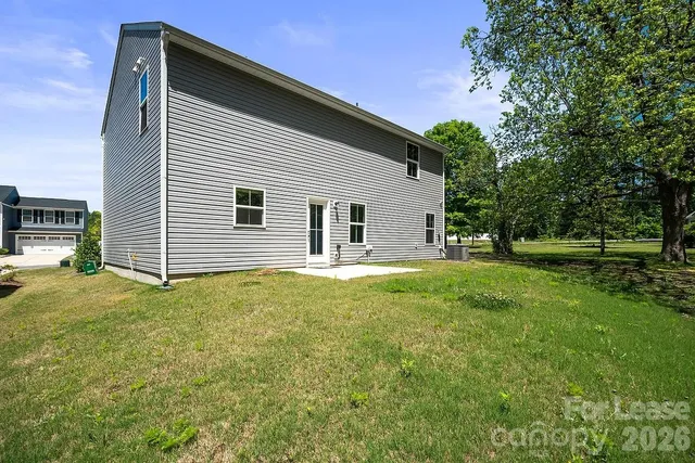 $2,045 | 8040 Mulberry Gln Lane, Charlotte, NC 28215