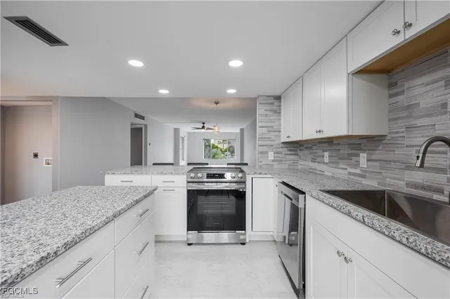 $1,500 | 2244 Winkler Avenue, Unit 207, Fort Myers, FL 33901