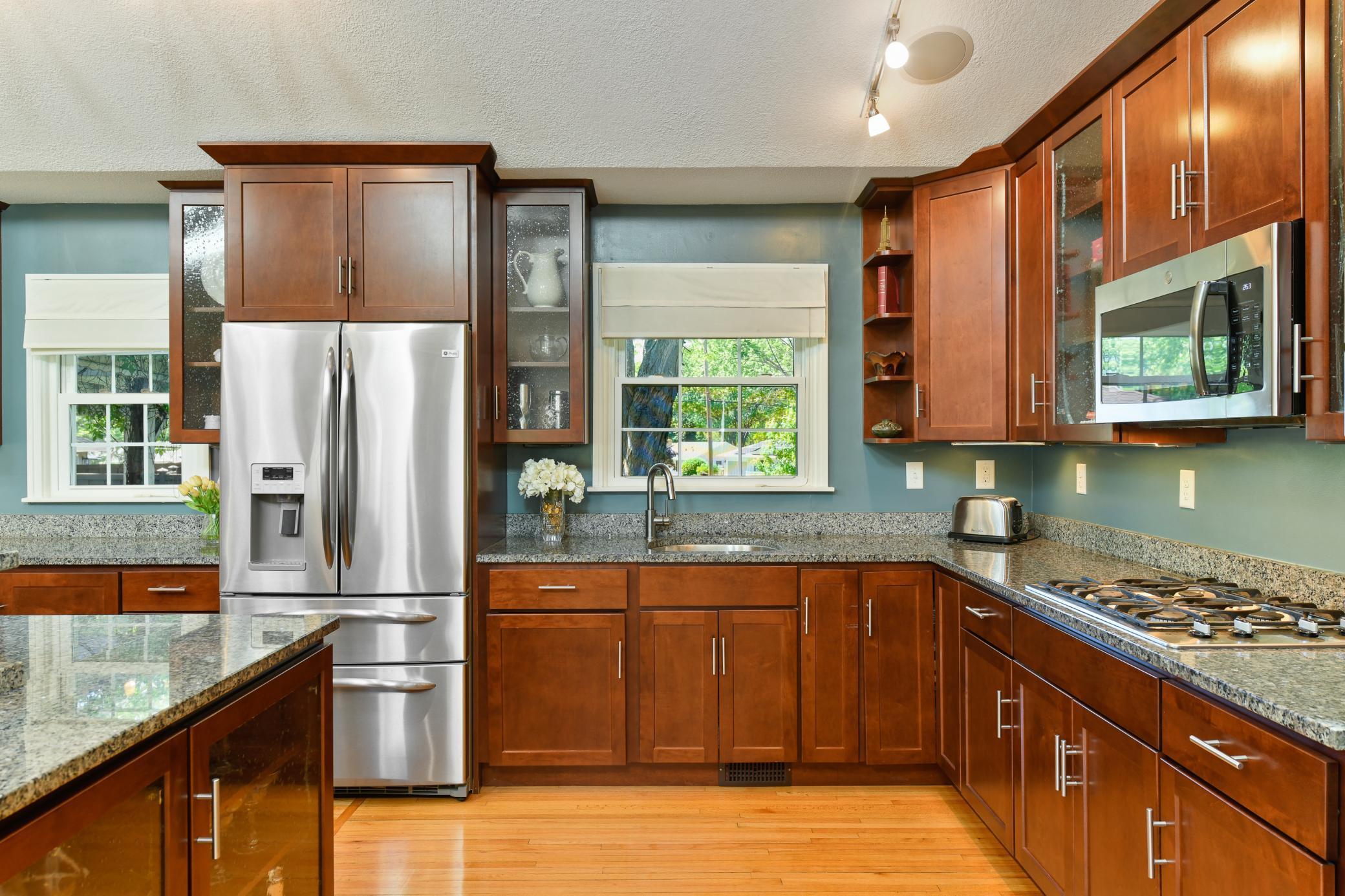 8600 Poplar Bridge Road Minneapolis, MN 55437 - Photo 3 of 38 Gallery Image 3