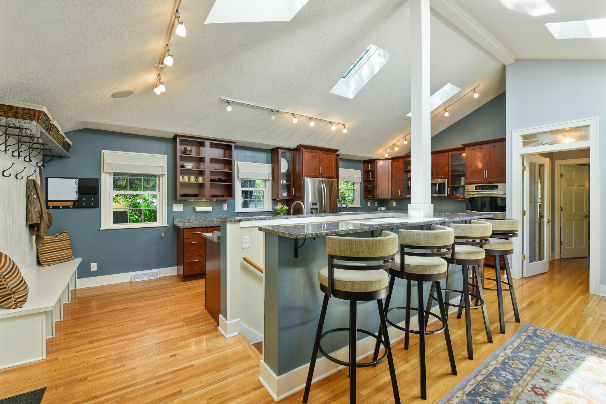 8600 Poplar Bridge Road Minneapolis, MN 55437 - Photo 7 of 38 Gallery Image 7