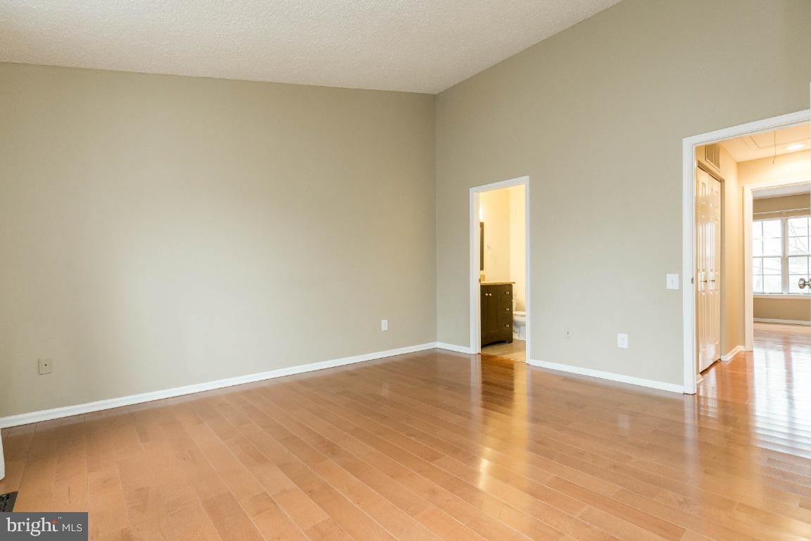 6523 Cypress Point Road Alexandria, VA 22312 - Photo 26 of 34 Owners Suite