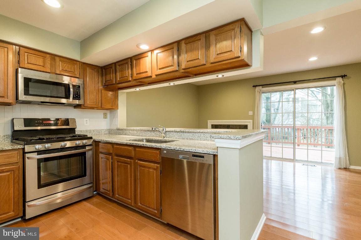 6523 Cypress Point Road Alexandria, VA 22312 - Photo 5 of 34