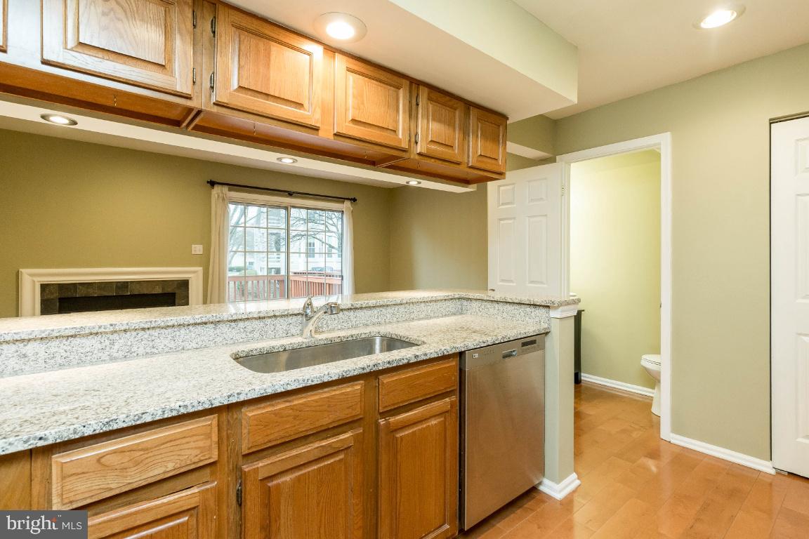 6523 Cypress Point Road Alexandria, VA 22312 - Photo 6 of 34