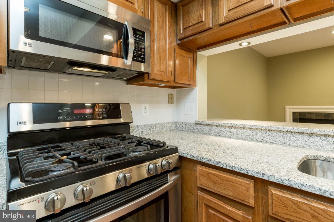 6523 Cypress Point Road Alexandria, VA 22312 - Photo 8 of 34