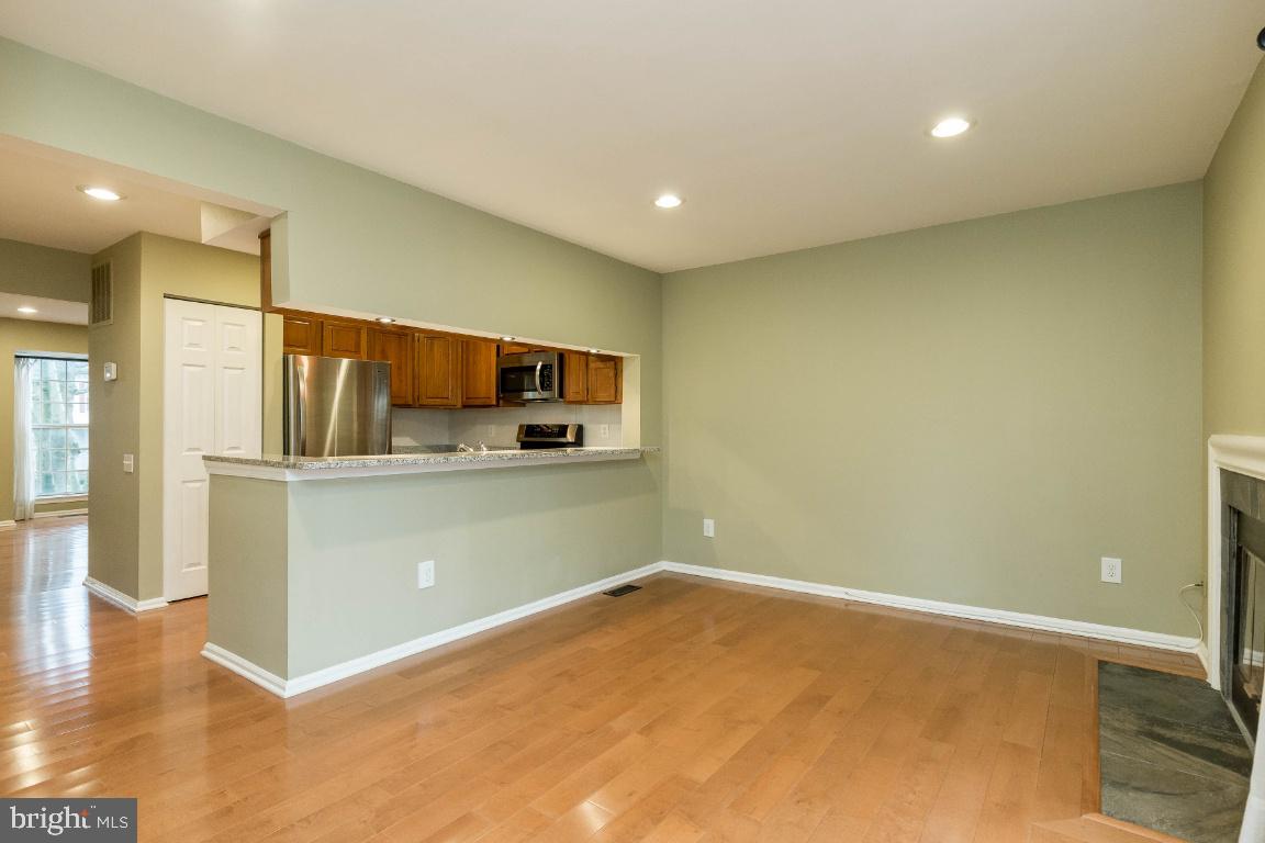 6523 Cypress Point Road Alexandria, VA 22312 - Photo 9 of 34