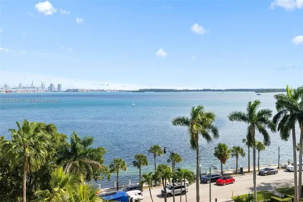 $5,400 | 1402 Brickell Bay Drive, Unit 603, Miami, FL 33131