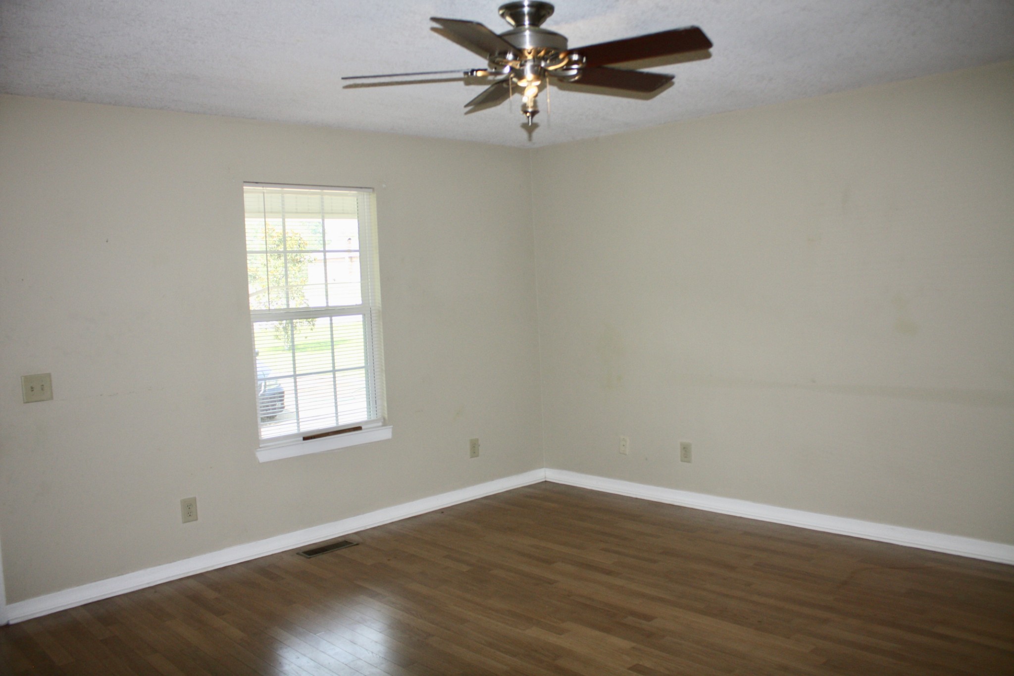 1362 Midway Road Smithville, TN 37166 - Photo 8 of 17 Gallery Image 8
