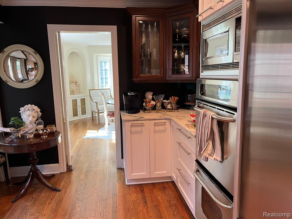 268 Lewiston Road Grosse Pointe Farms, MI 48236 - Photo 6 of 17