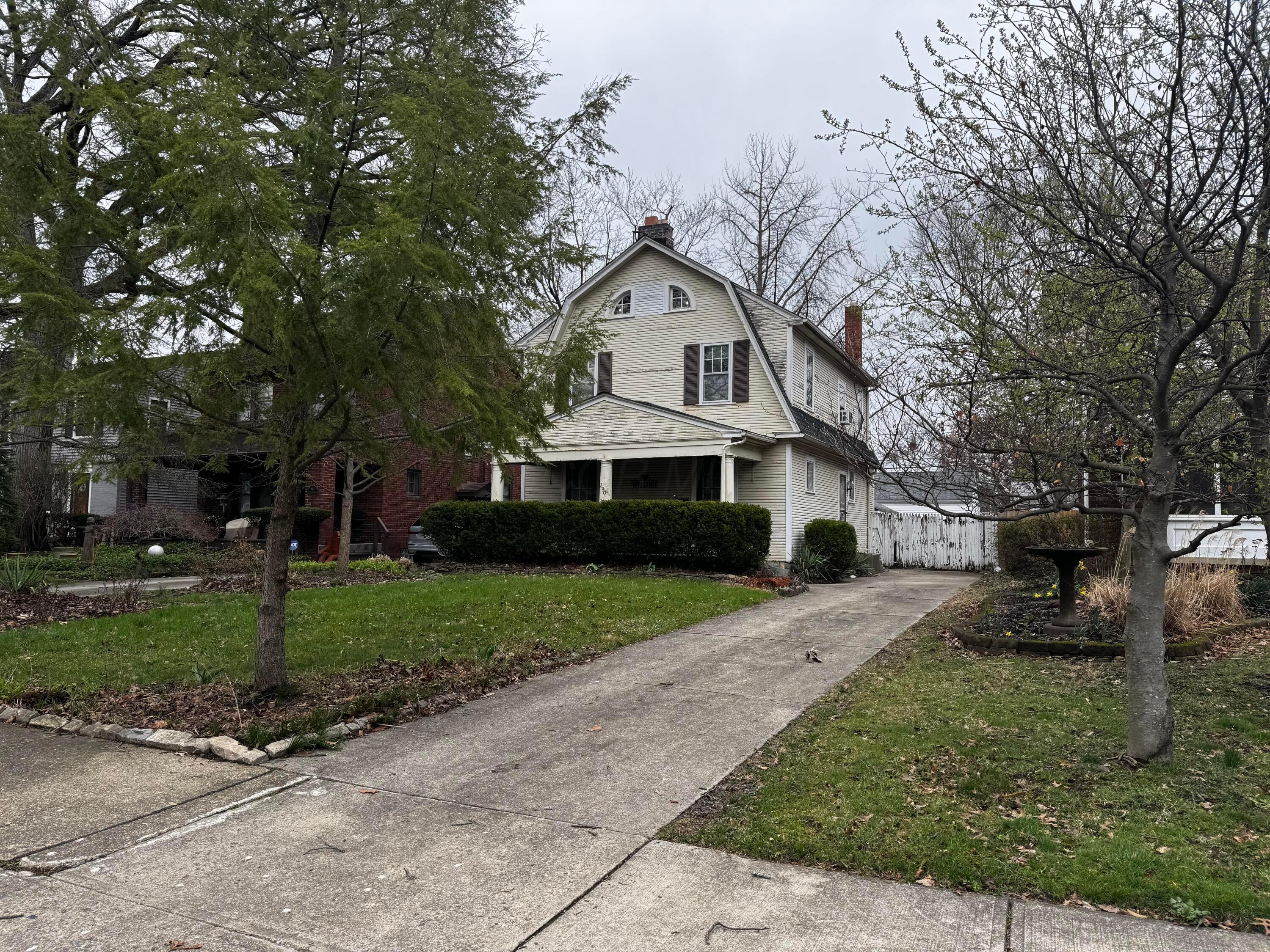 890 South Cassingham Road Columbus, OH 43209 - Photo 3 of 11 IMG_6519