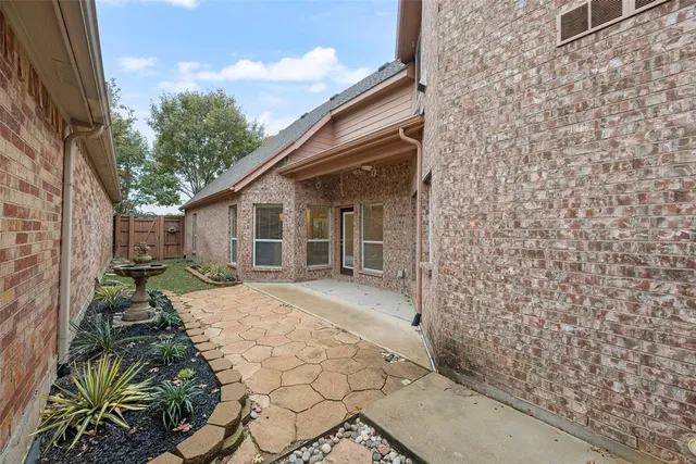 $2,795 | 9530 Park Garden Drive, Frisco, TX 75035