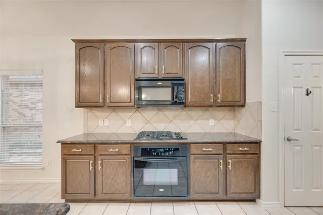 $2,795 | 9530 Park Garden Drive, Frisco, TX 75035