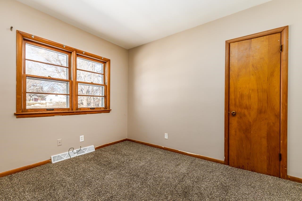 919 Edison Street Dubuque, IA 52001 - Photo 13 of 23 Gallery Image 13