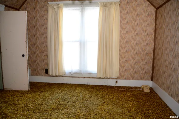 $39,900 | 625 West Washington Street, Blandinsville, IL 61420