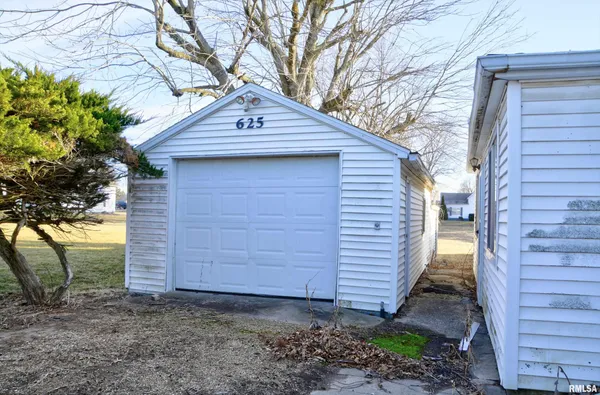 $39,900 | 625 West Washington Street, Blandinsville, IL 61420