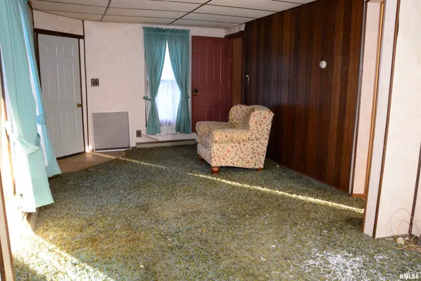 $39,900 | 625 West Washington Street, Blandinsville, IL 61420