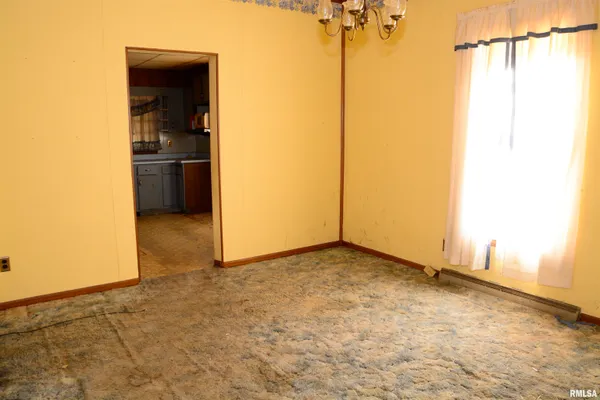 $39,900 | 625 West Washington Street, Blandinsville, IL 61420