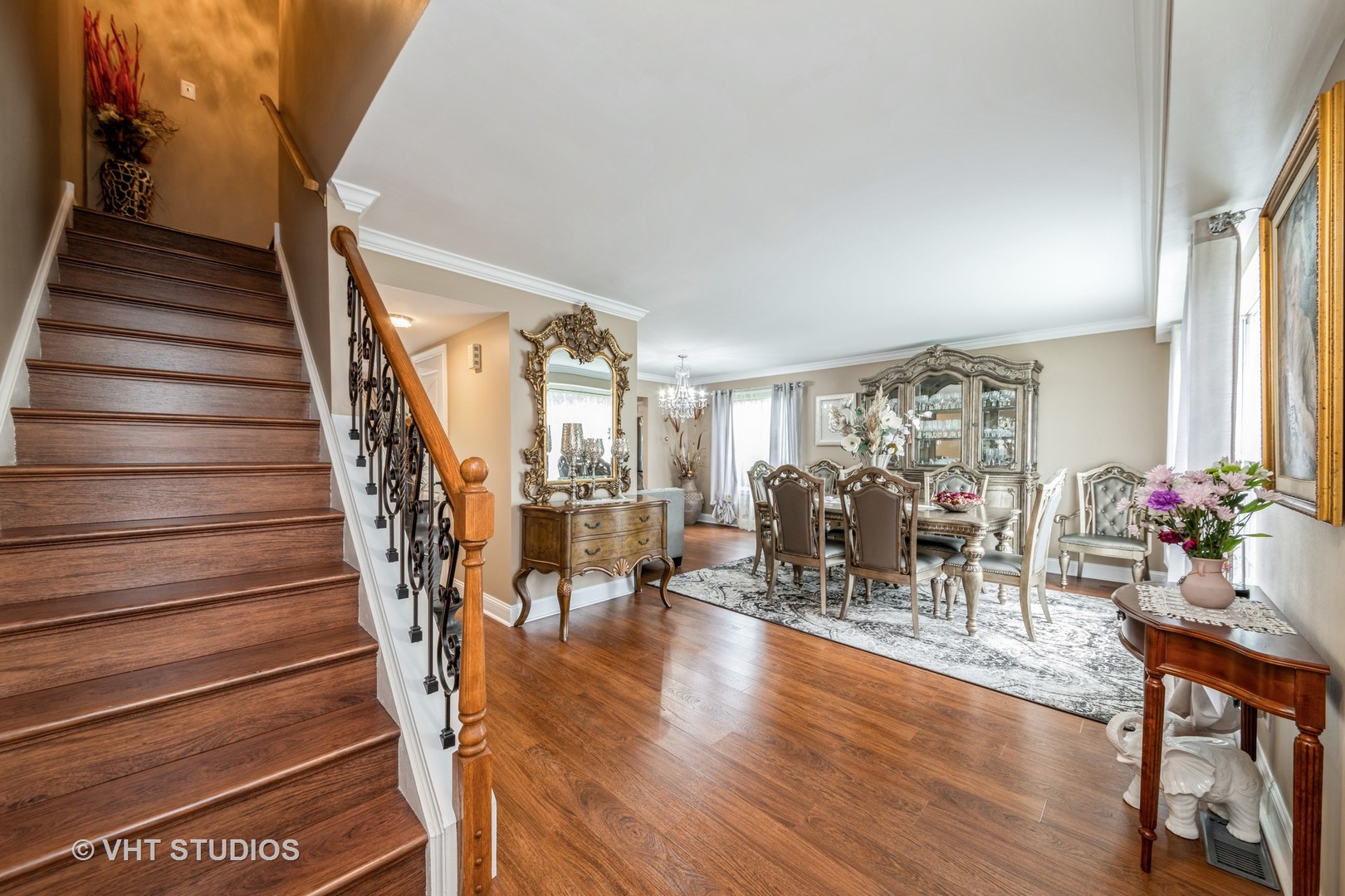 1026 Longford Road Bartlett, IL 60103 - Photo 2 of 24 a view of a livingroom with furniture and hardwood floor