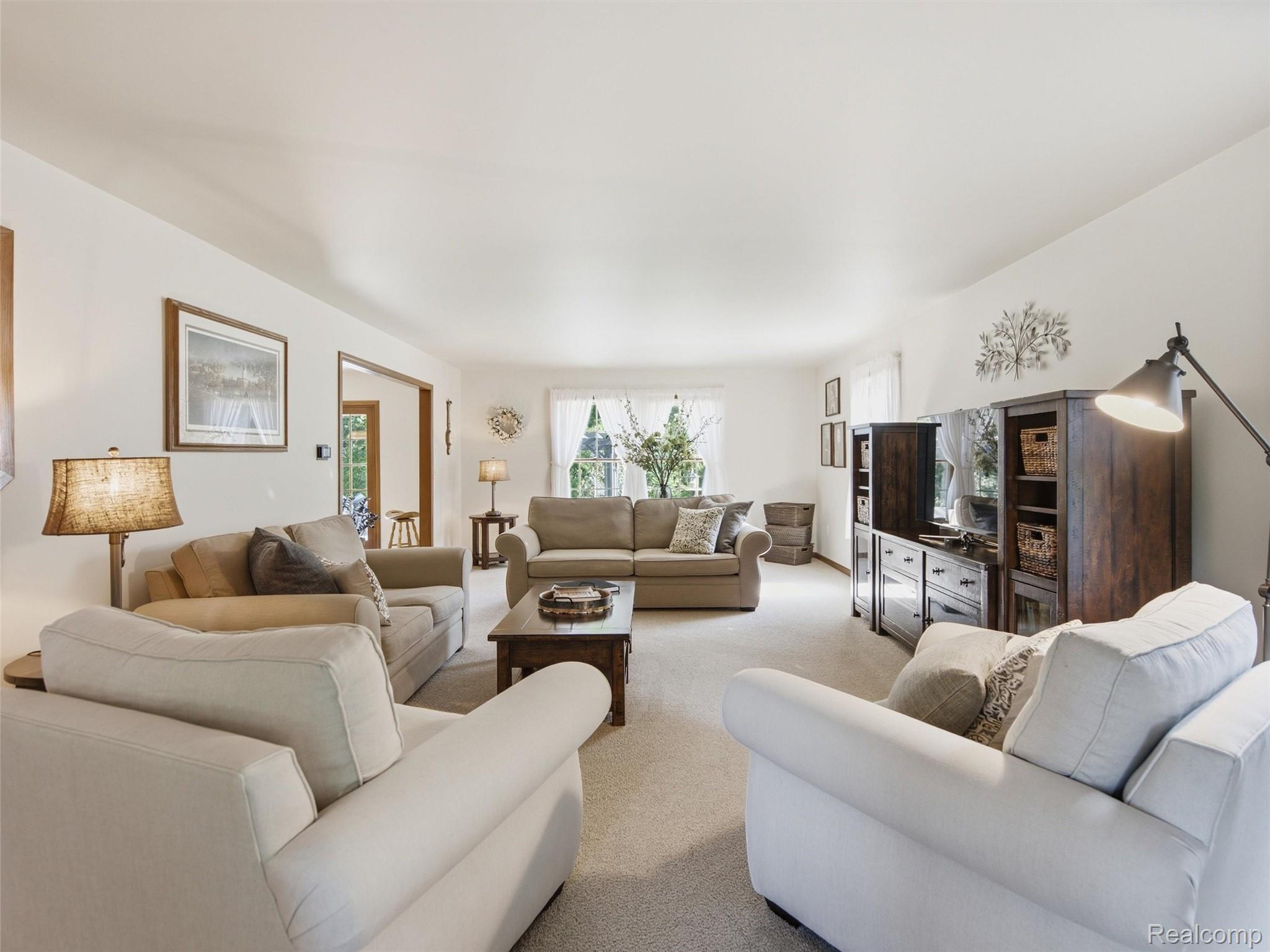 5449 Lum Road Attica, MI 48412 - Photo 28 of 82 Living room