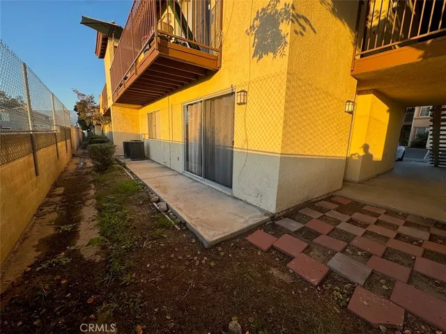 a view of a back yard of the house