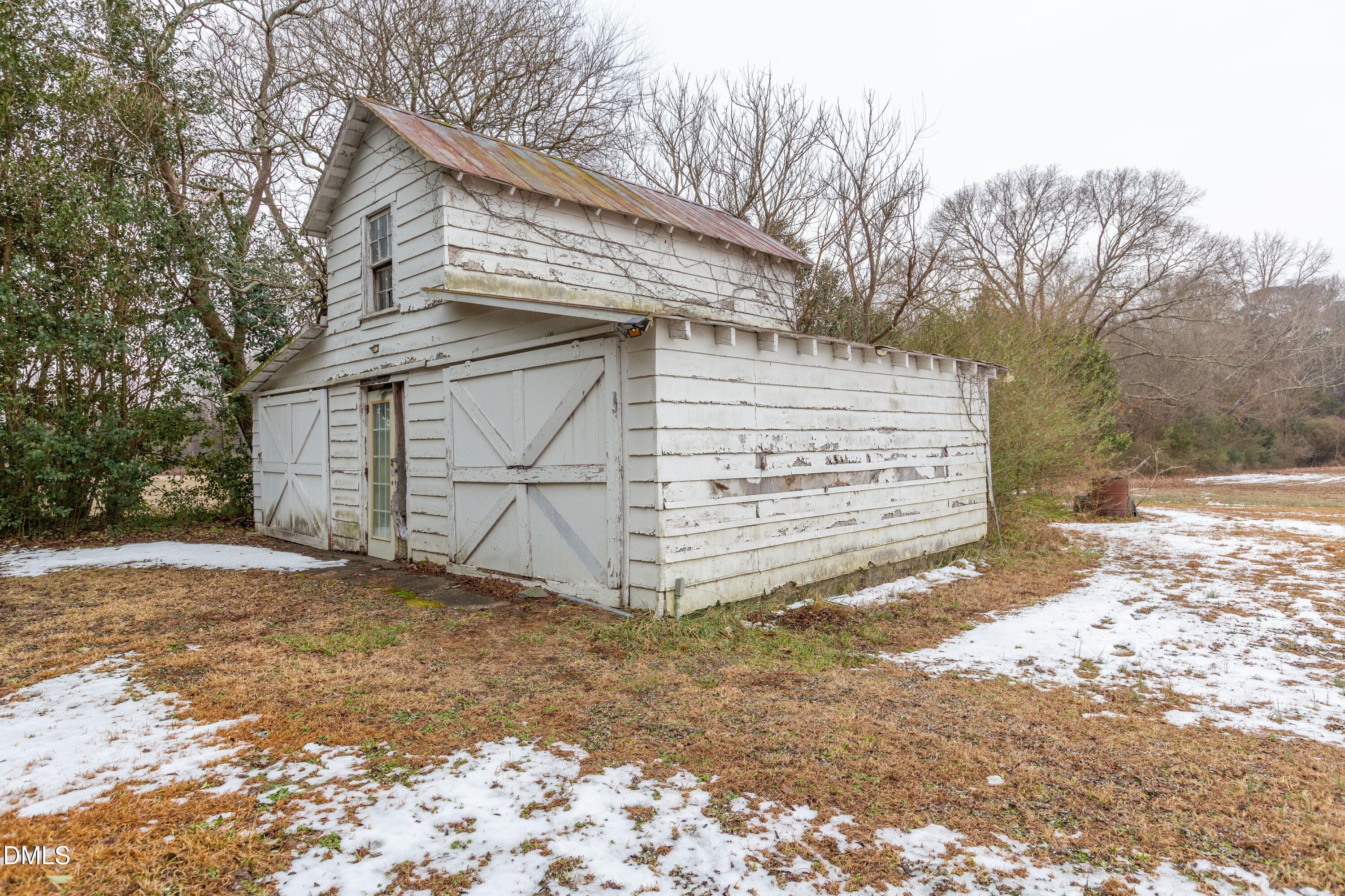 173 Jernigan Road Dunn, NC 28334 - Photo 6 of 42 a view of a house with a snow