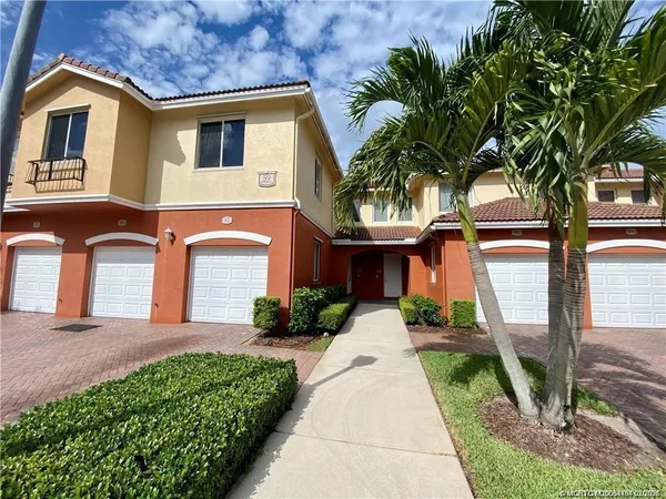 $2,400 | 59 Southeast Palermo, Unit 102, Stuart, FL 34994