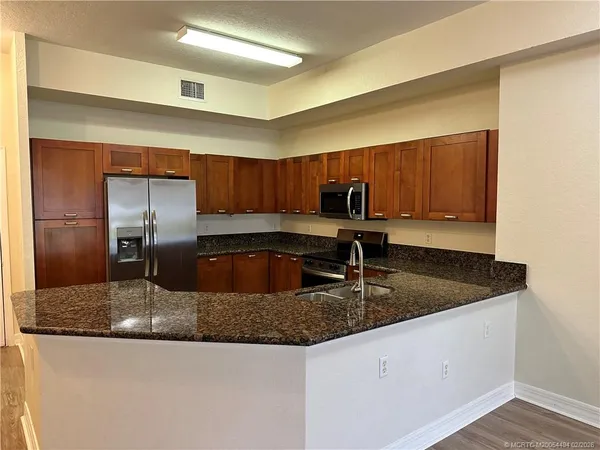 $2,400 | 59 Southeast Palermo, Unit 102, Stuart, FL 34994