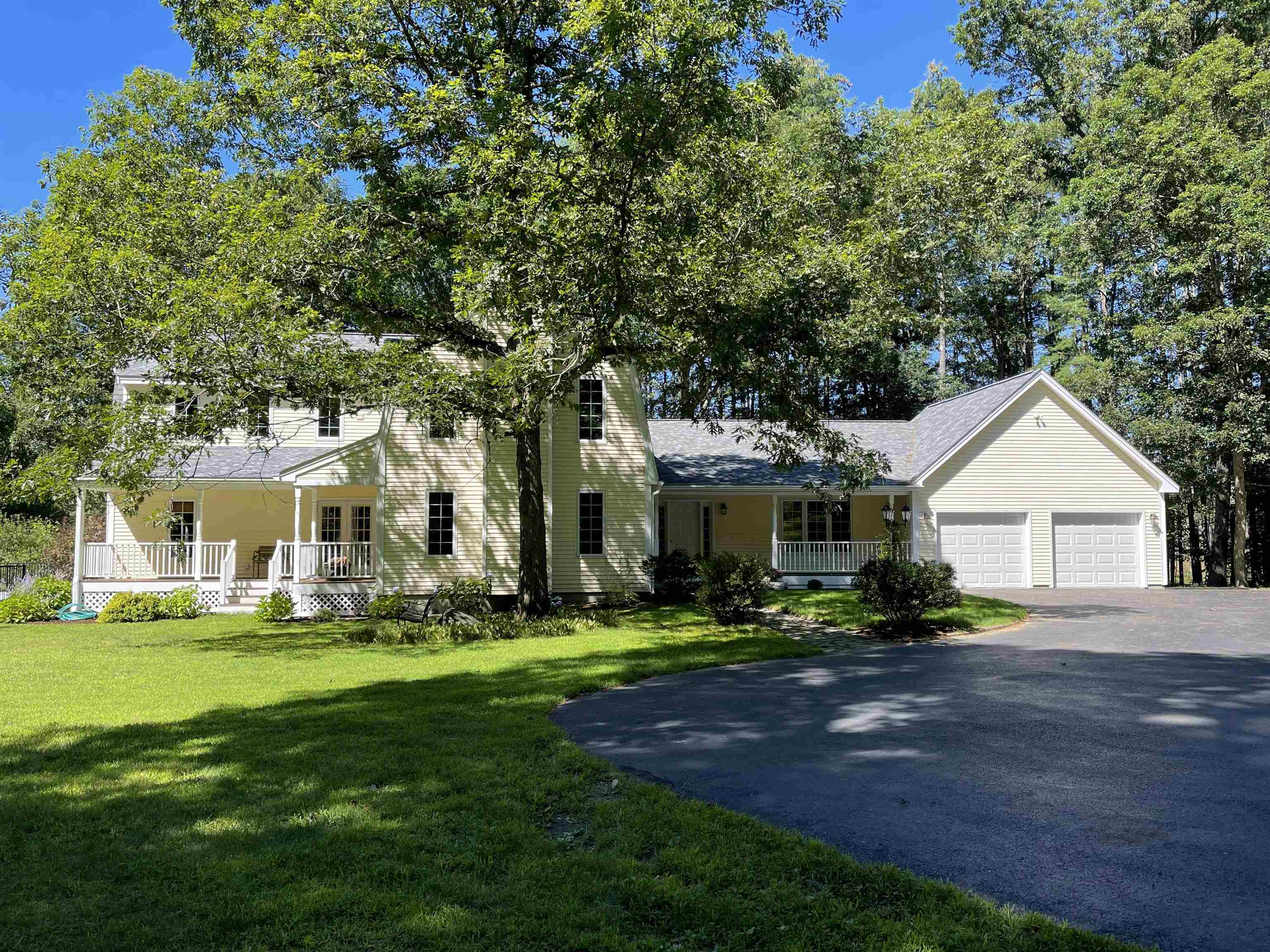 24 Schoolhouse Road Amherst, NH 03031 - Photo 2 of 40