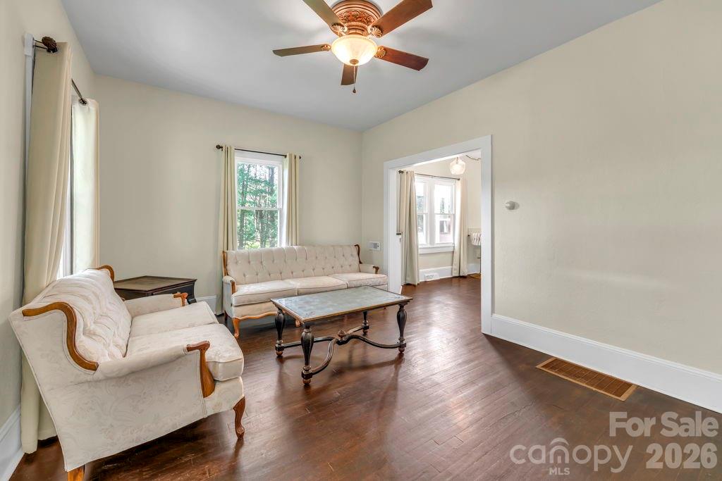 1415 Roan Road Spruce Pine, NC 28777 - Photo 8 of 42