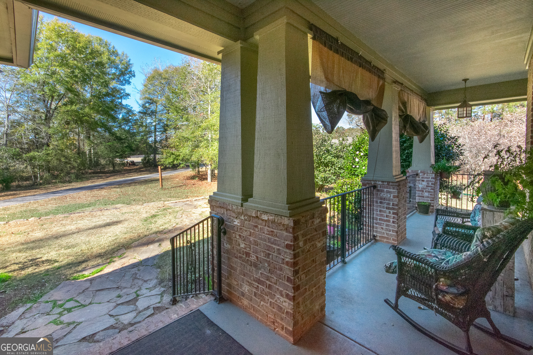 190 Carl Williams Road Senoia, GA 30276 - Photo 13 of 93 a living room with furniture and a large window
