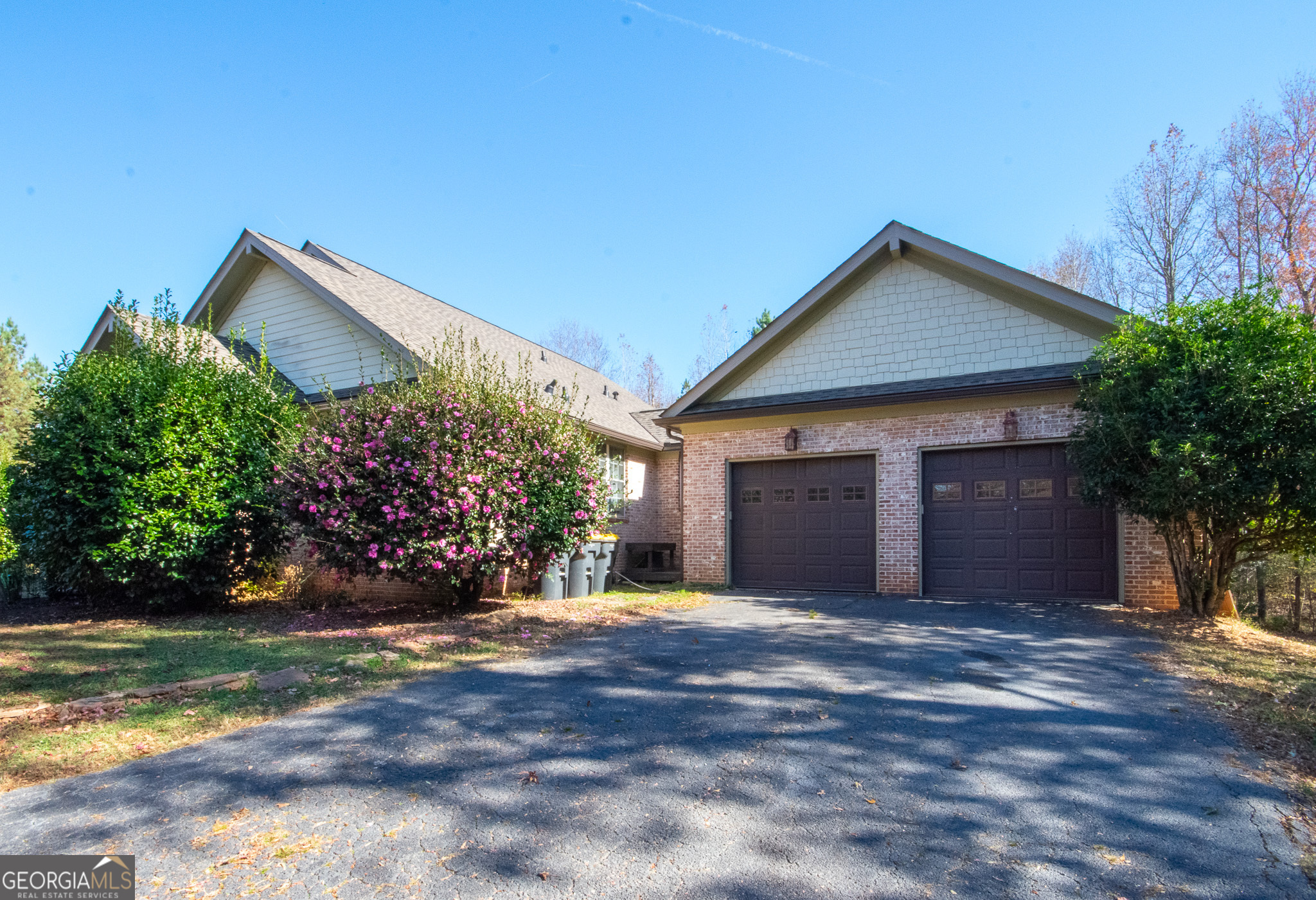 190 Carl Williams Road Senoia, GA 30276 - Photo 4 of 93 a front view of house with yard and trees in the background