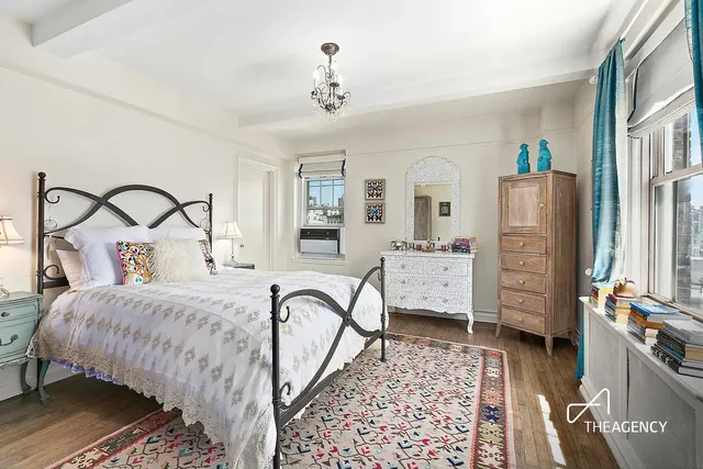 $14,000 | 45 Christopher Street, Unit 11E | West Village