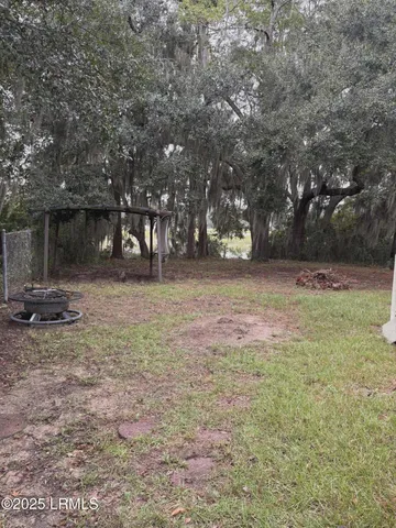 $1,950 | 1508 Sycamore Street, Beaufort, SC 29902