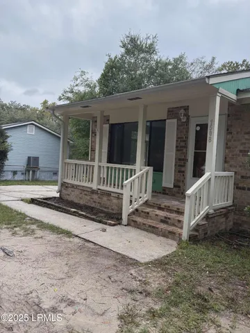 $1,950 | 1508 Sycamore Street, Beaufort, SC 29902