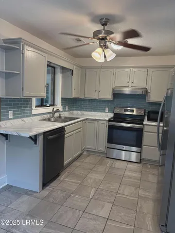 $1,950 | 1508 Sycamore Street, Beaufort, SC 29902