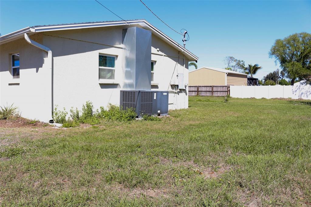 1610 2nd Street Southeast Ruskin, FL 33570 - Photo 15 of 18