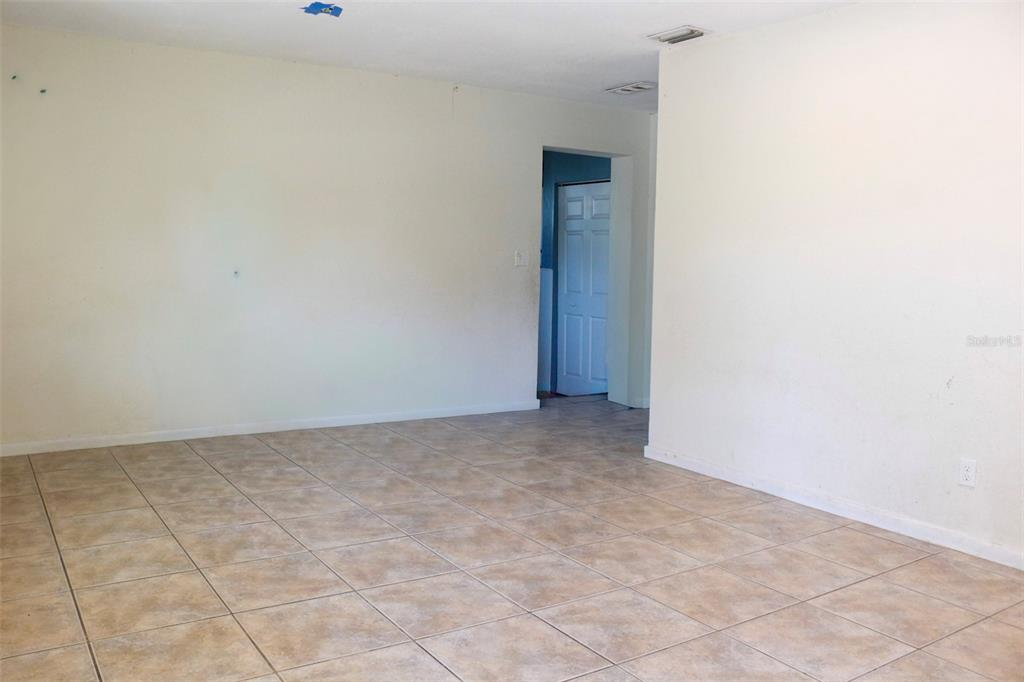 1610 2nd Street Southeast Ruskin, FL 33570 - Photo 2 of 18