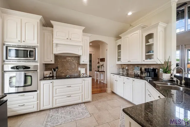 $1,375,000 | 33075 Rivergate Circle, Springfield, LA 70462