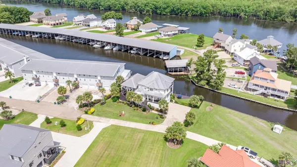 $1,250,000 | 33075 Rivergate Circle, Springfield, LA 70462