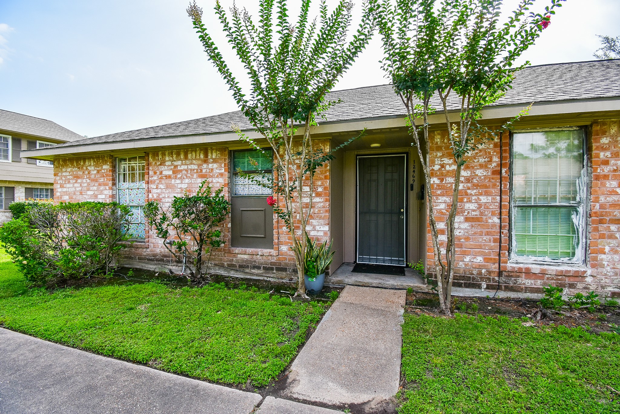 12469 Sharpview Drive, Unit 2469 Houston, TX 77072 - Photo 3 of 19