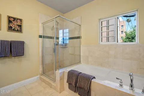 $849,800 | 616 South Wilton Place, Unit 203, Los Angeles, CA 90005