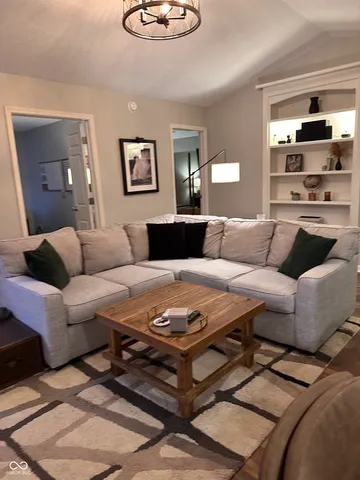 $1,900 | 9209 North Park Avenue, Indianapolis, IN 46240