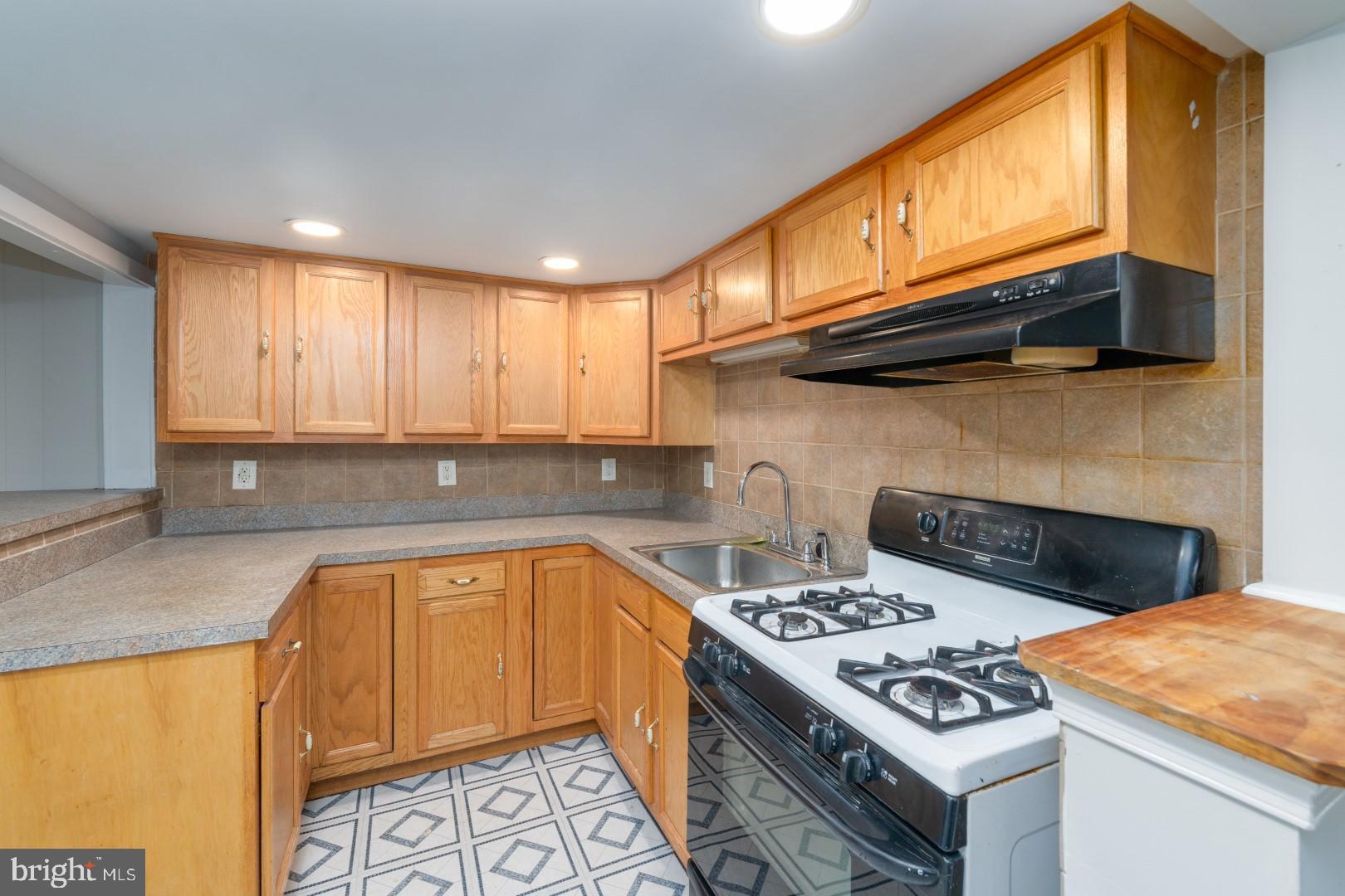 202 West Edgevale Road Brooklyn, MD 21225 - Photo 21 of 32