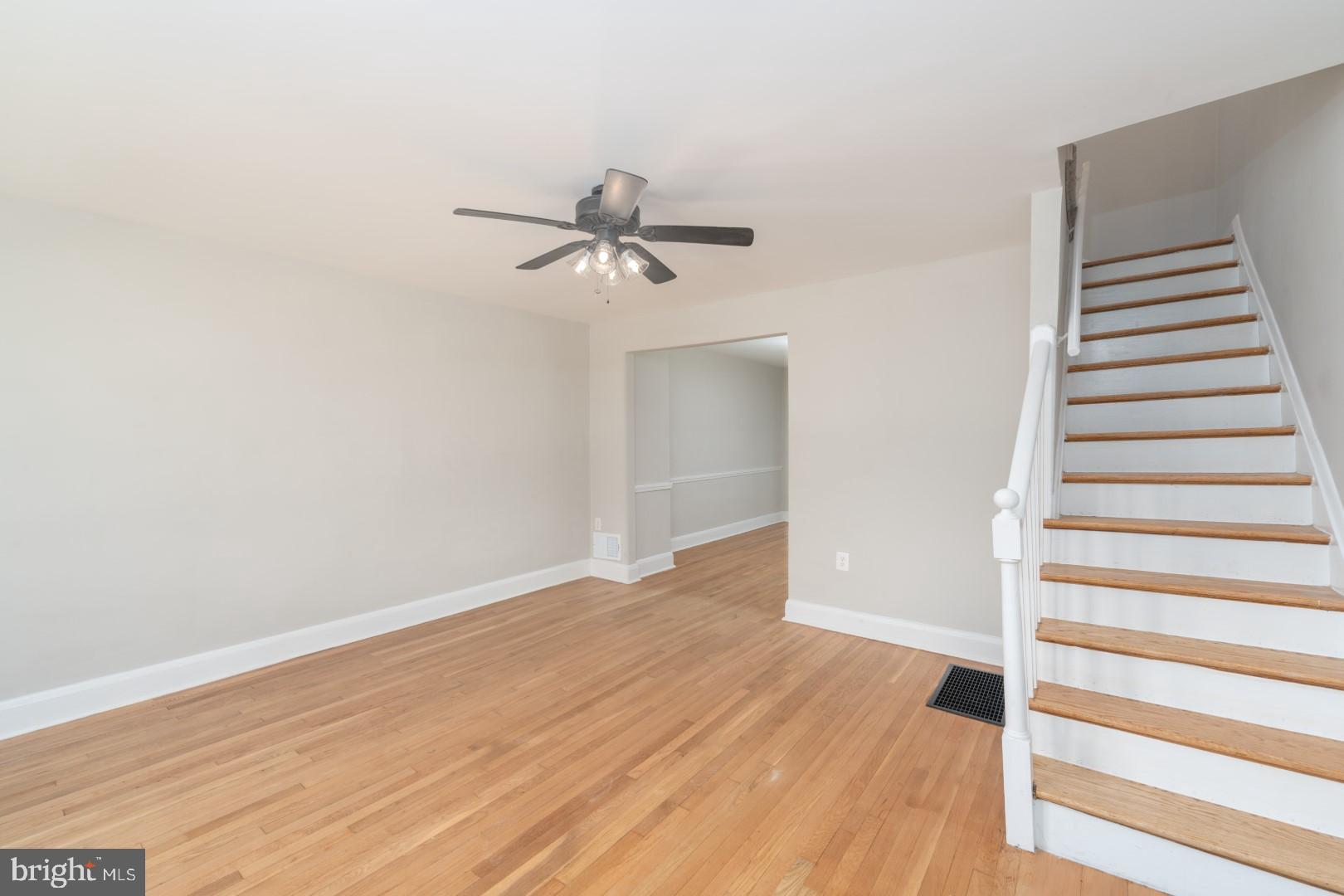 202 West Edgevale Road Brooklyn, MD 21225 - Photo 3 of 32