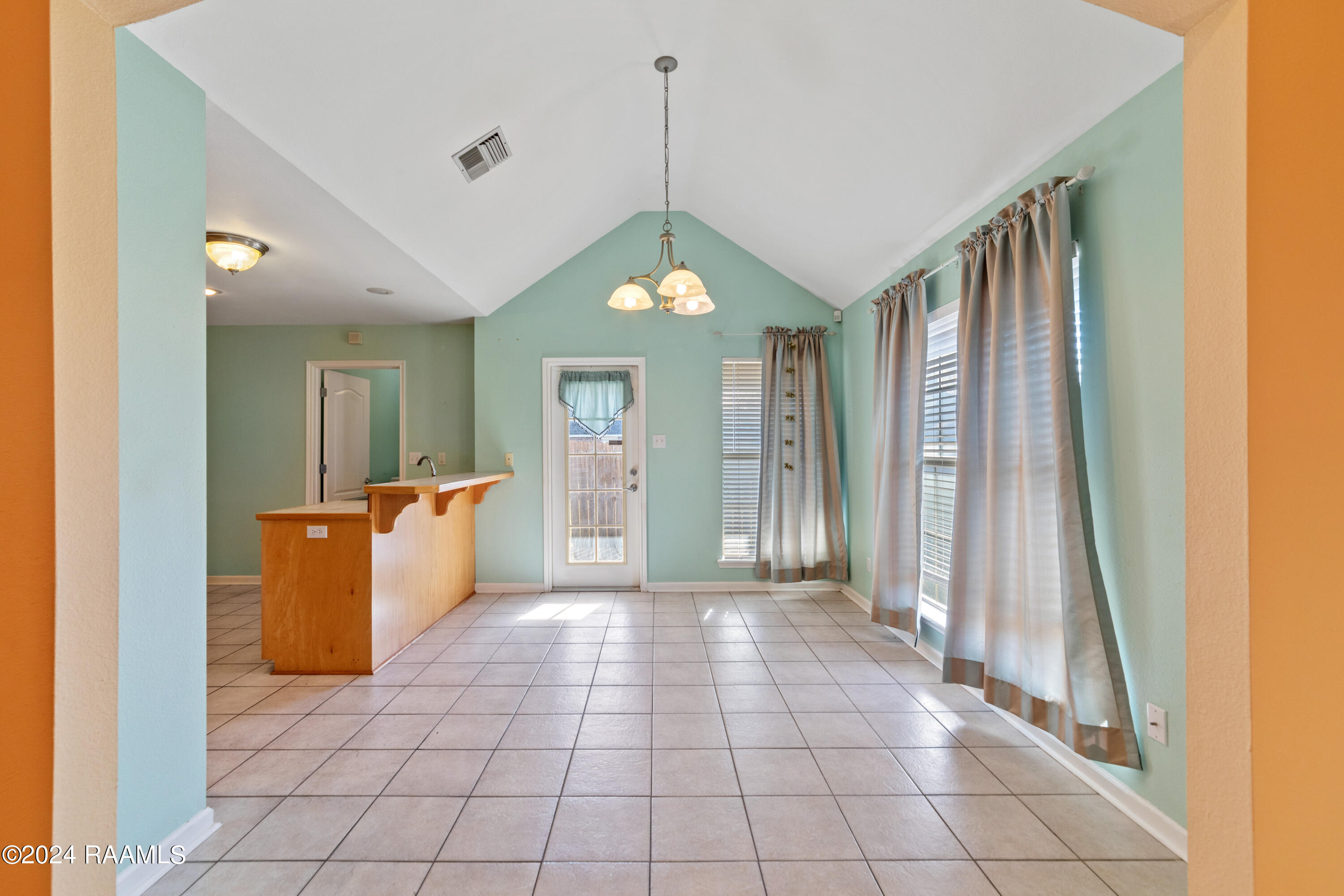 1012 Rosedown Lane Lafayette, LA 70503 - Photo 8 of 28 1012Rosedown-16