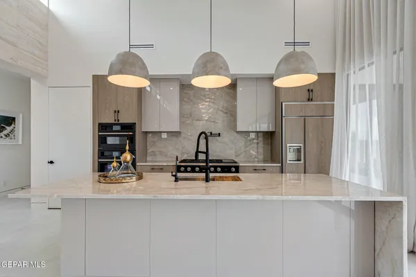 $1,299,999 | 406 Del Rio View Drive, El Paso, TX 79932