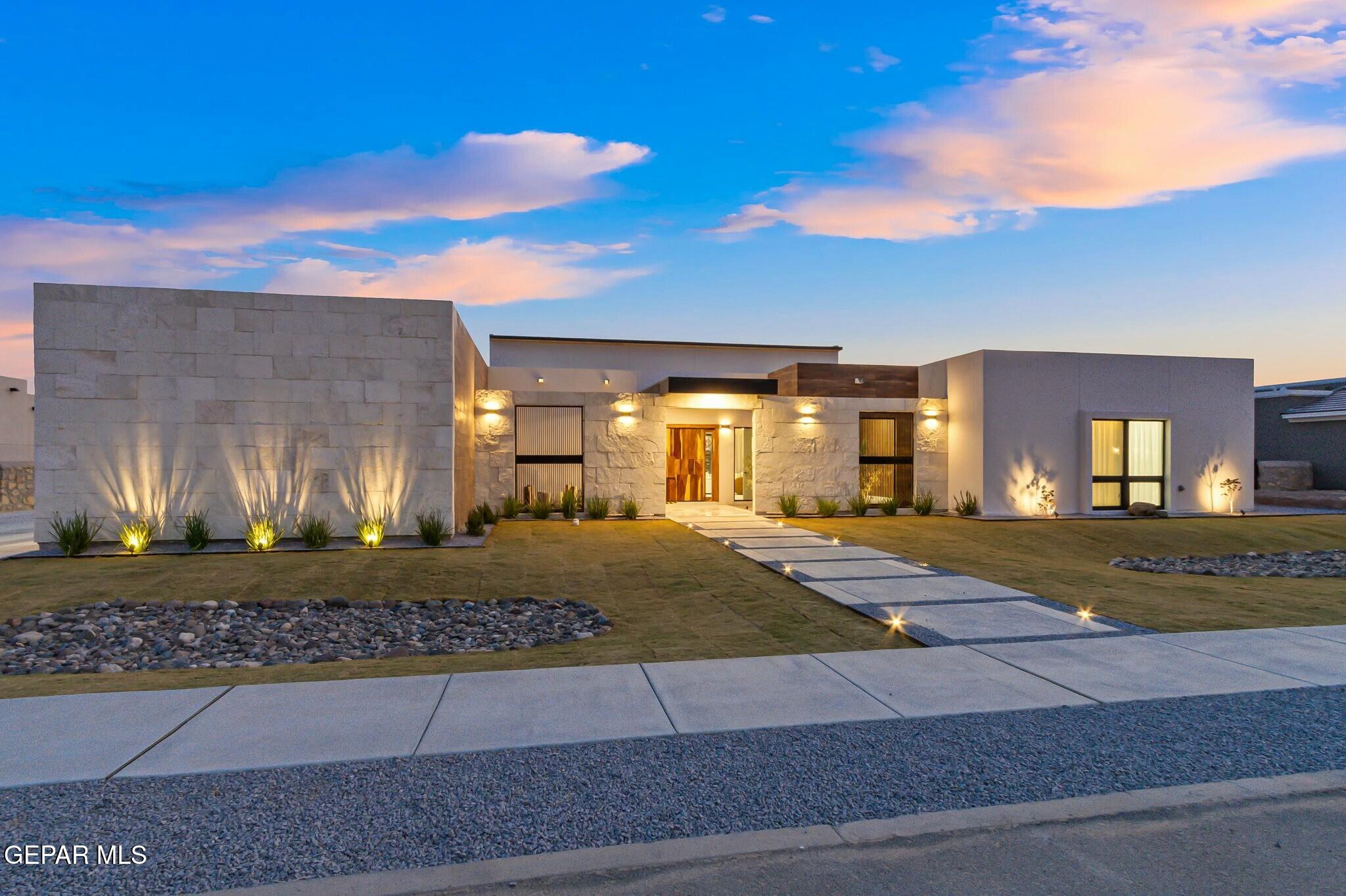 406 Del Rio View Drive El Paso, TX 79932 - Photo 2 of 70 tempImage2Xl553